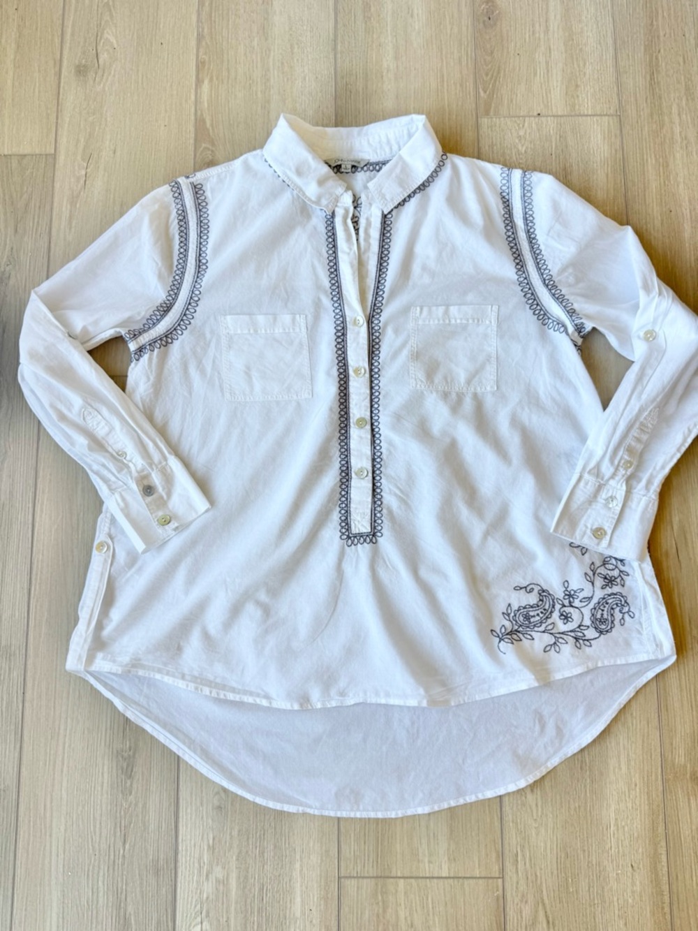 John Mark White Embroidered Boho Tunic Top Size L Relaxed Fit EUC Hi-Lo